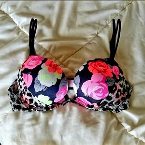 ❤VS Pink "Heartbreaker!" Plunge Push-Up 34B